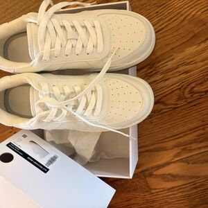 ALO Yoga recovery mode white leather Sneakers - size 7.5 (38 eu) new in box!